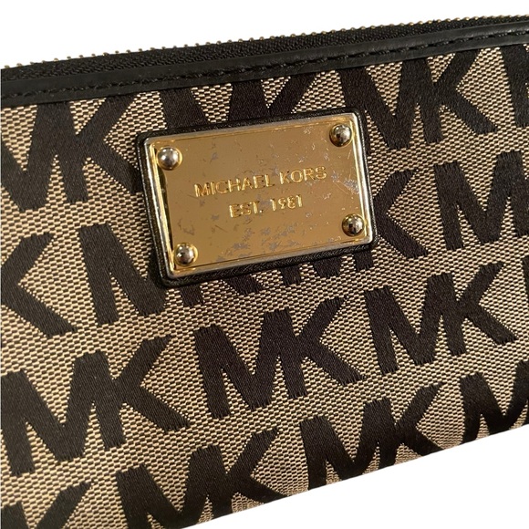 Michael Kors Black and Tan Logo Wallet - Picture 2 of 7